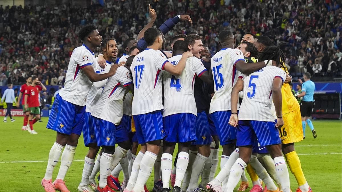 Fransa akan oyunda gol atamadan yar finale kadar ykseldi