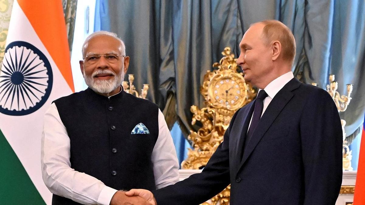 Putin ile Modi, Moskova'da bir araya geldi