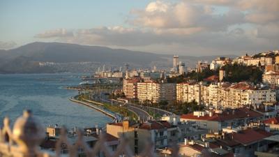 Uzmanlardan İzmir için uyarı! Depremde deniz kentin içine girecek