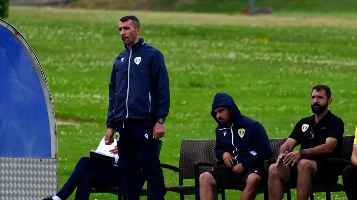 Mehmet+Topal,+Petrolul+Ploie%C5%9Fti+kariyerine+1+puanla+ba%C5%9Flad%C4%B1