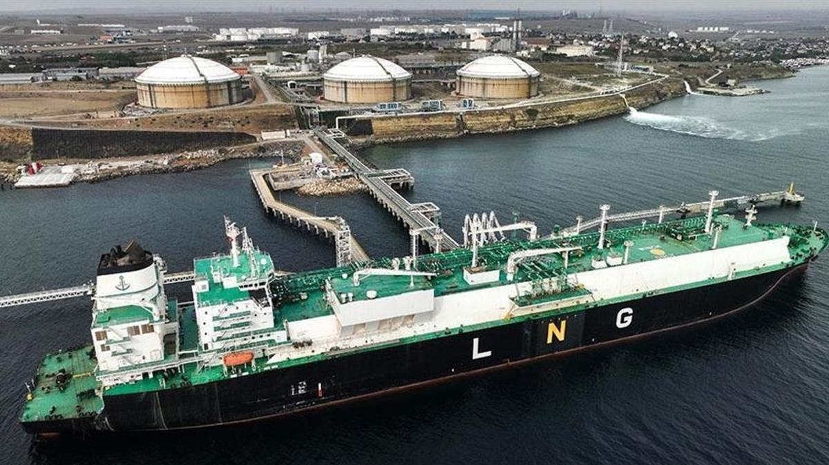 171 bin 800 metrekp LNG kapasiteli Tessala limana yanat