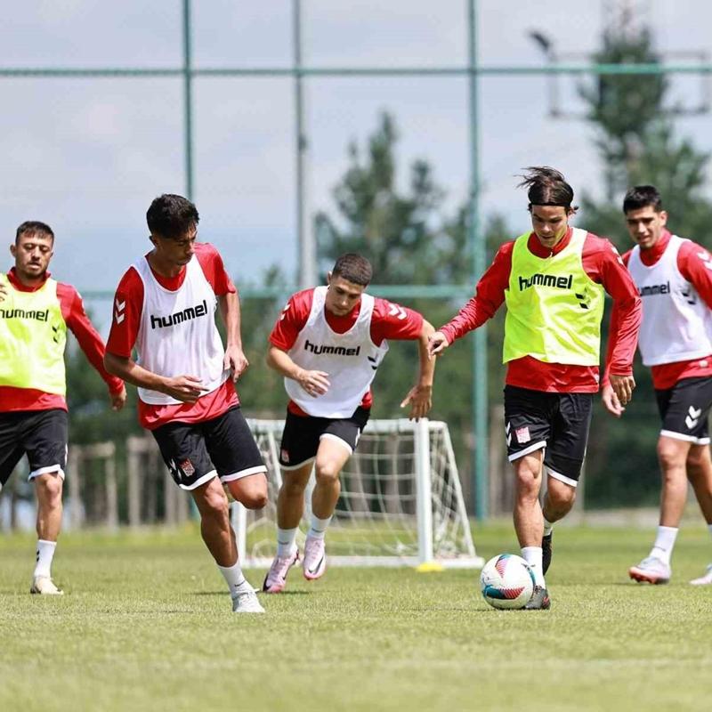 Sivasspor almalarna devam etti