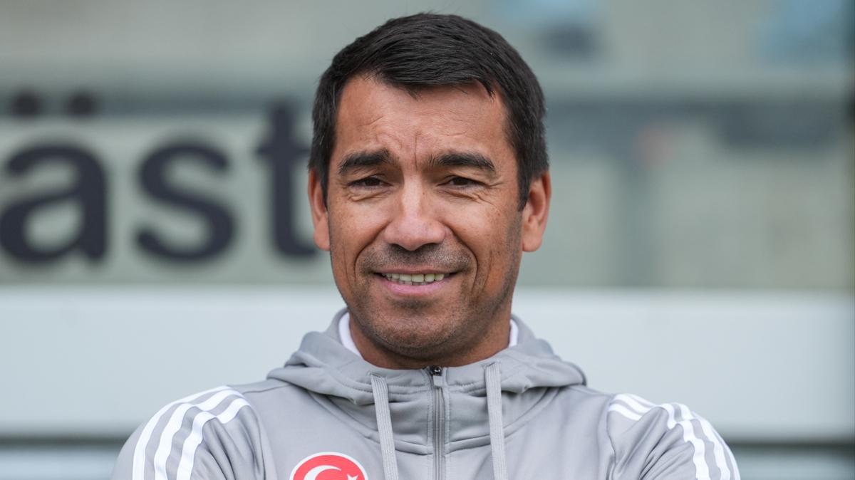 Giovanni van Bronckhorst: Gen oyuncularmz hak ettikleri sreyi alacak