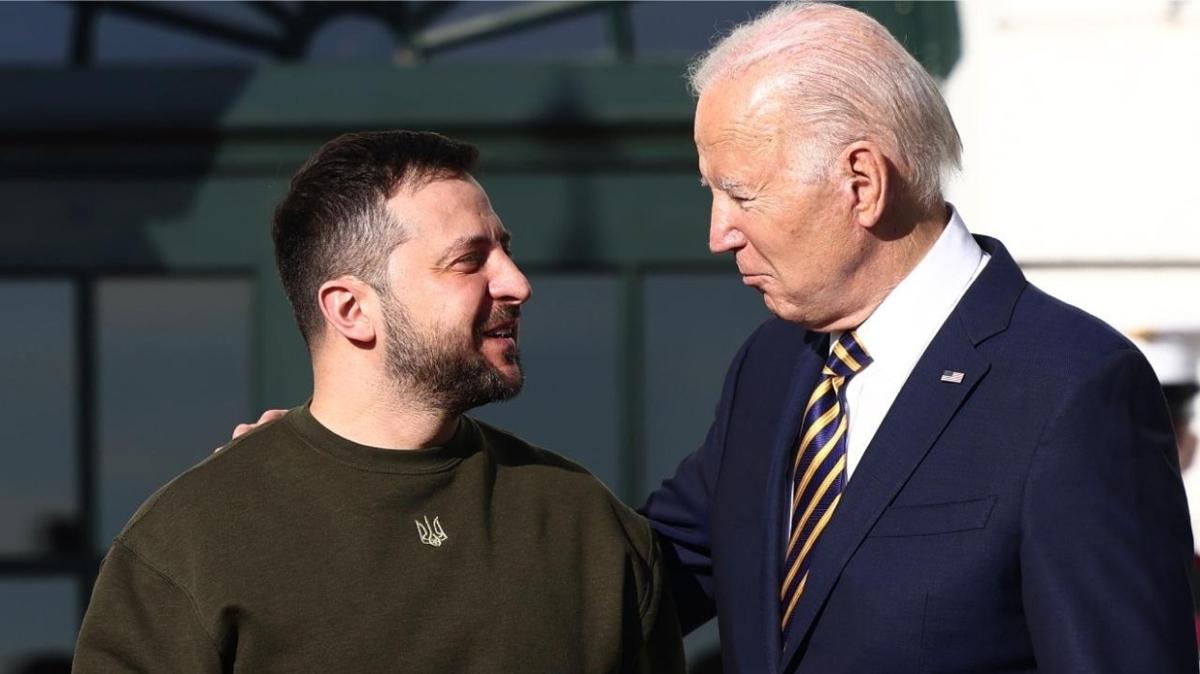 Zelenskiy'den Biden'a minnettarlk mesaj