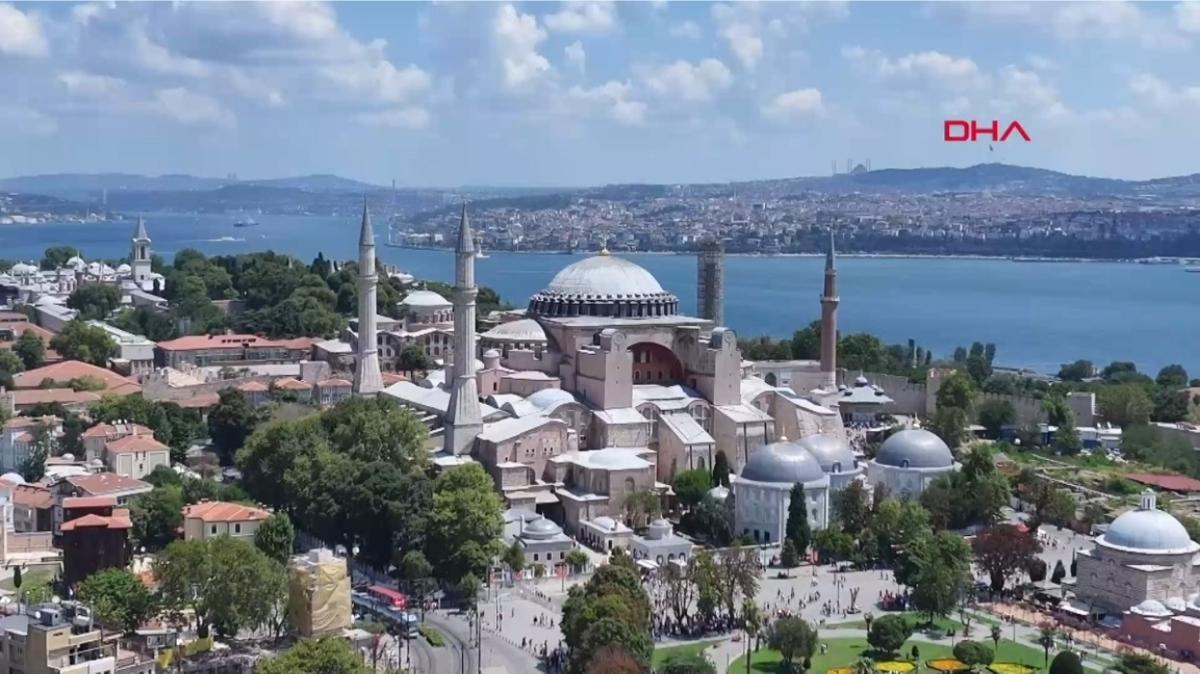 stanbul'un incisi Ayasofya havadan grntlendi