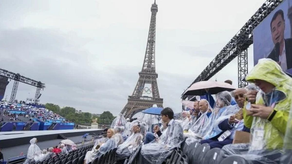 Paris Olimpiyatlar ncesi yamur uyars