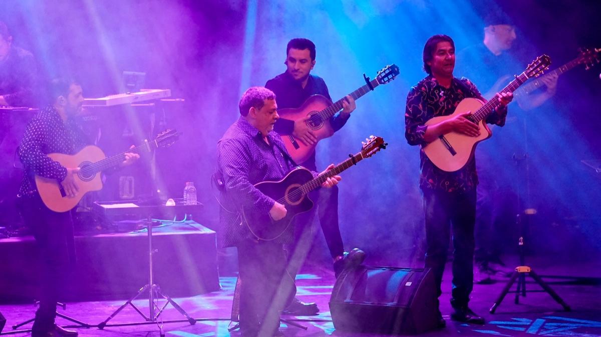 Gipsy Kings Harbiye'de mzikseverlerle bir araya geldi