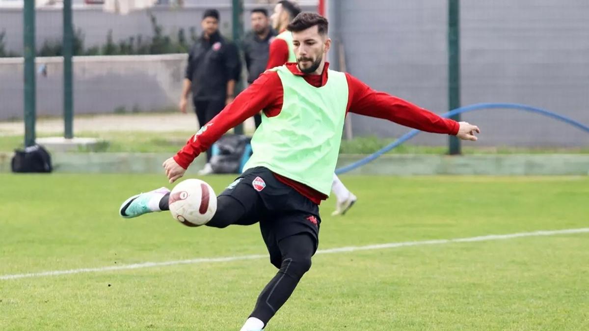 Karyaka'da Alpay Kolda ile yollar ayrld