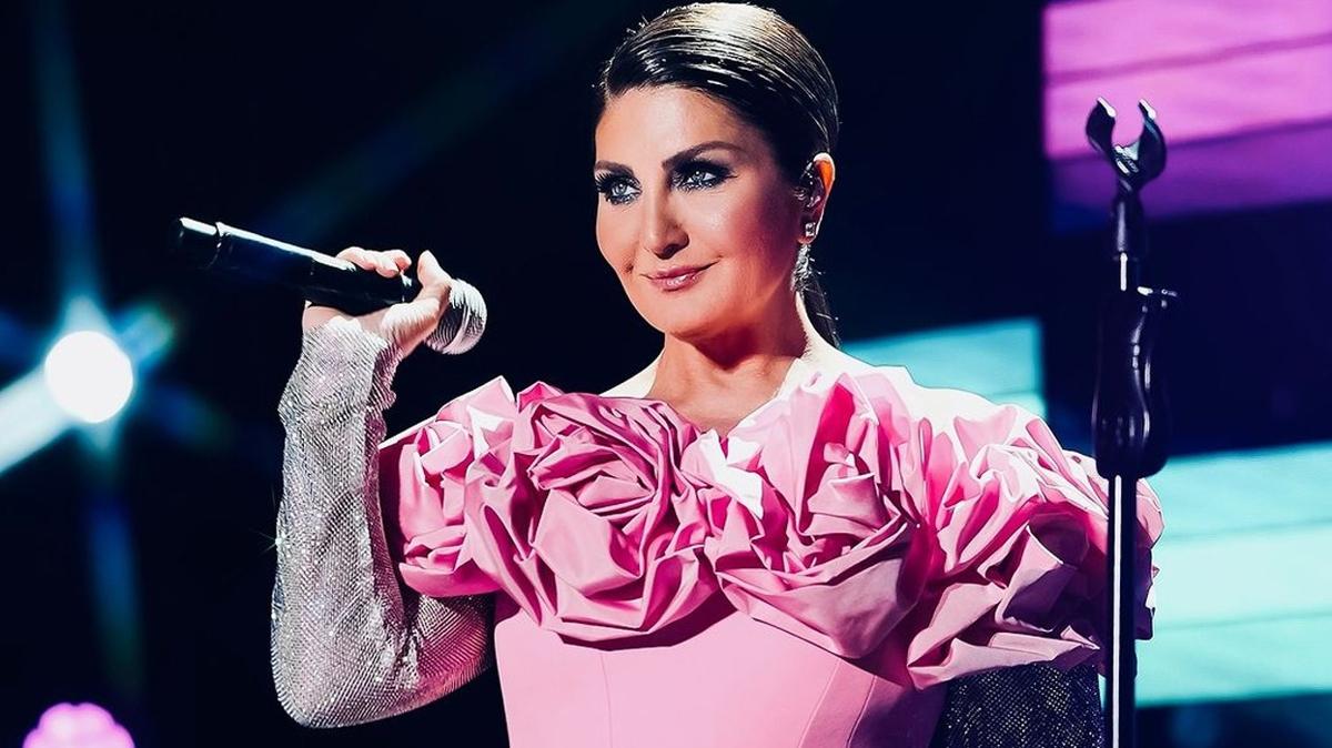 Sibel Can'a ocuklarndan erken doum gn kutlamas