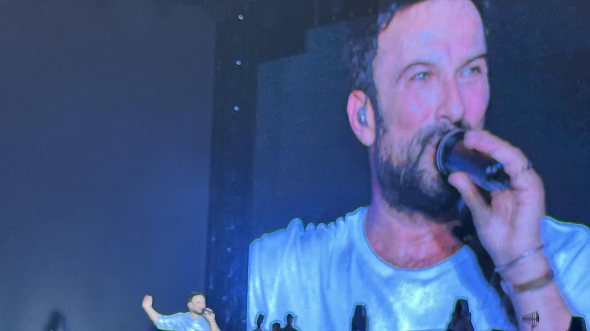 Tarkan'dan sessiz konser... ark syledi ama kimse duymad