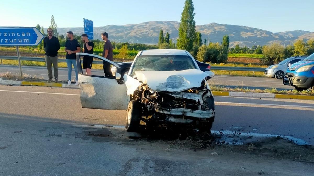 Erzincan'da iki otomobil arpt: 8 yaral