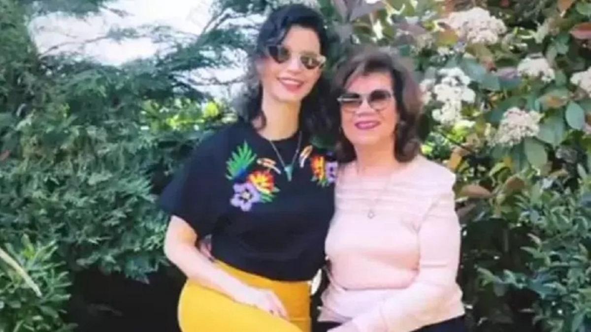 Beren Saat'le kaynvalidesi arasndaki buzlar eridi mi"