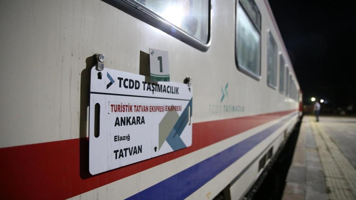 Turistik Tatvan Treni ikinci seferine kyor!