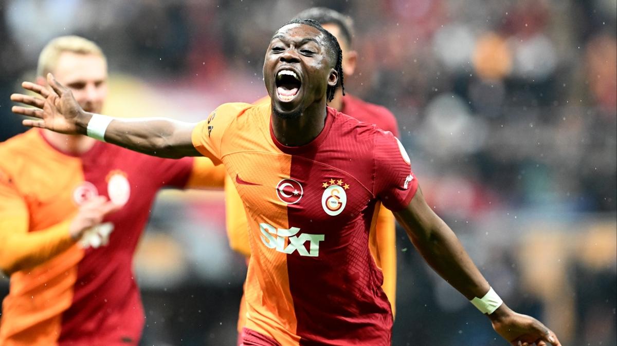 Derrick Khn Kerem Aktrkolu Galatasaray fotoraflar resimleri