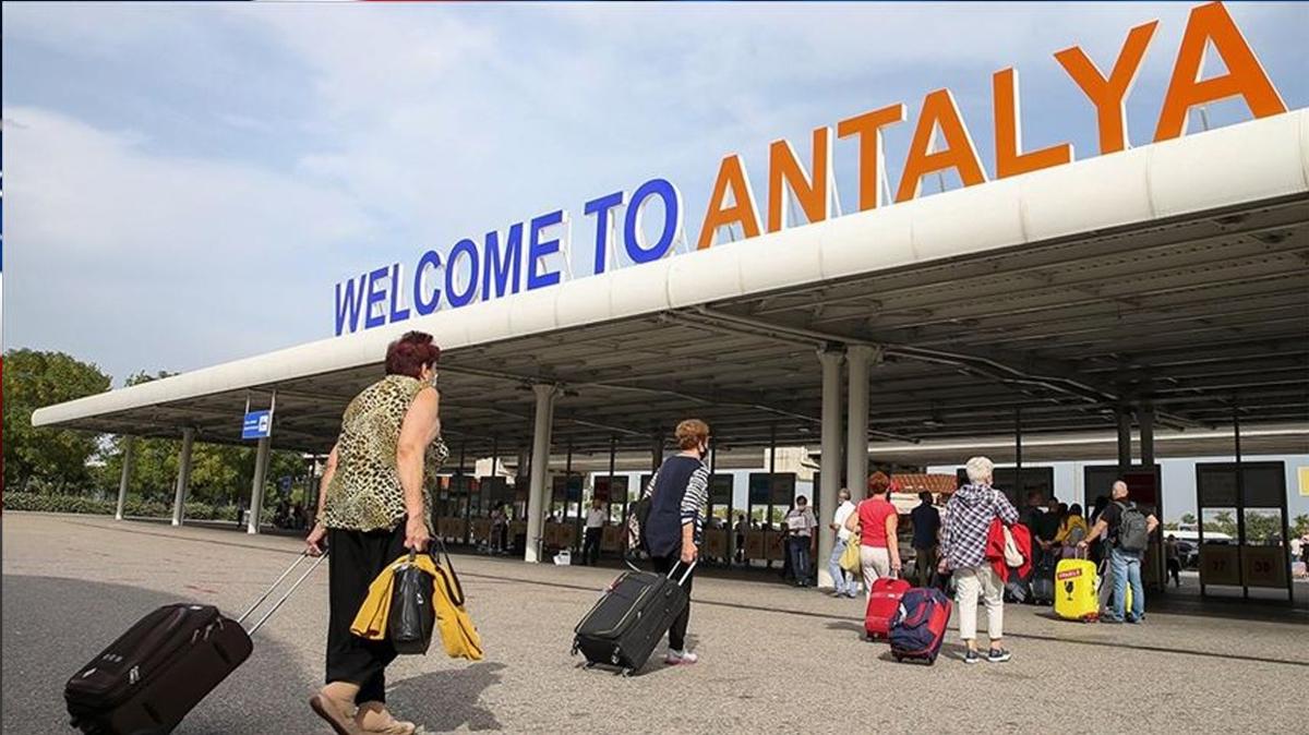 Antalya Havaliman temmuzda 5 milyondan fazla yolcuyu arlad