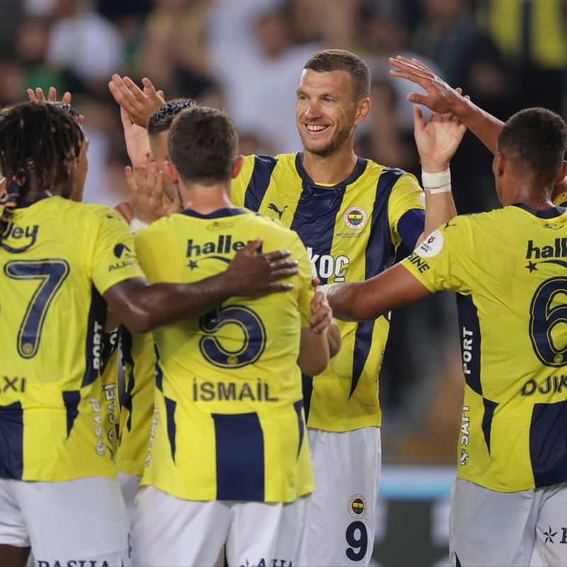 Mourinho lige galibiyetle balad! Fenerbahe  puana Dzeko ile uzand