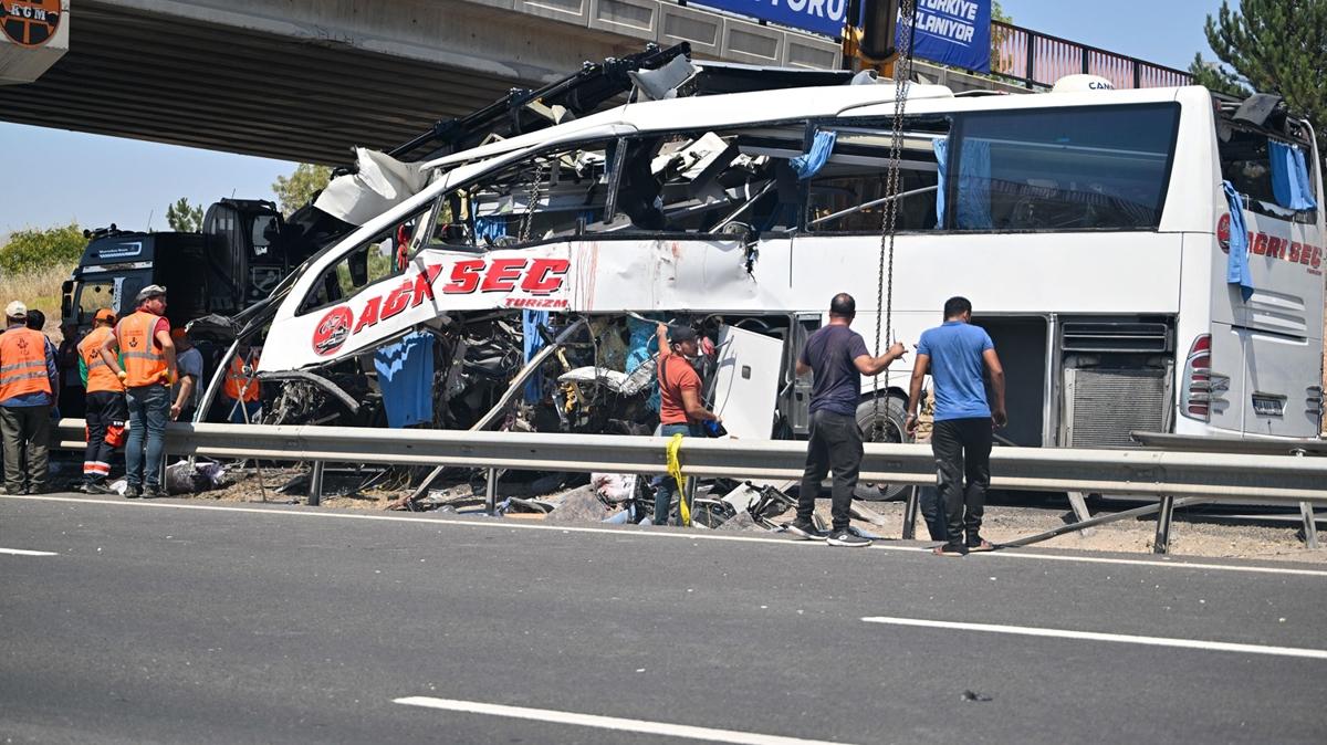 Ankara'daki otobs kazas sonras 7 yaralnn hayati tehlikesi devam ediyor, 2 yaral entbe edildi