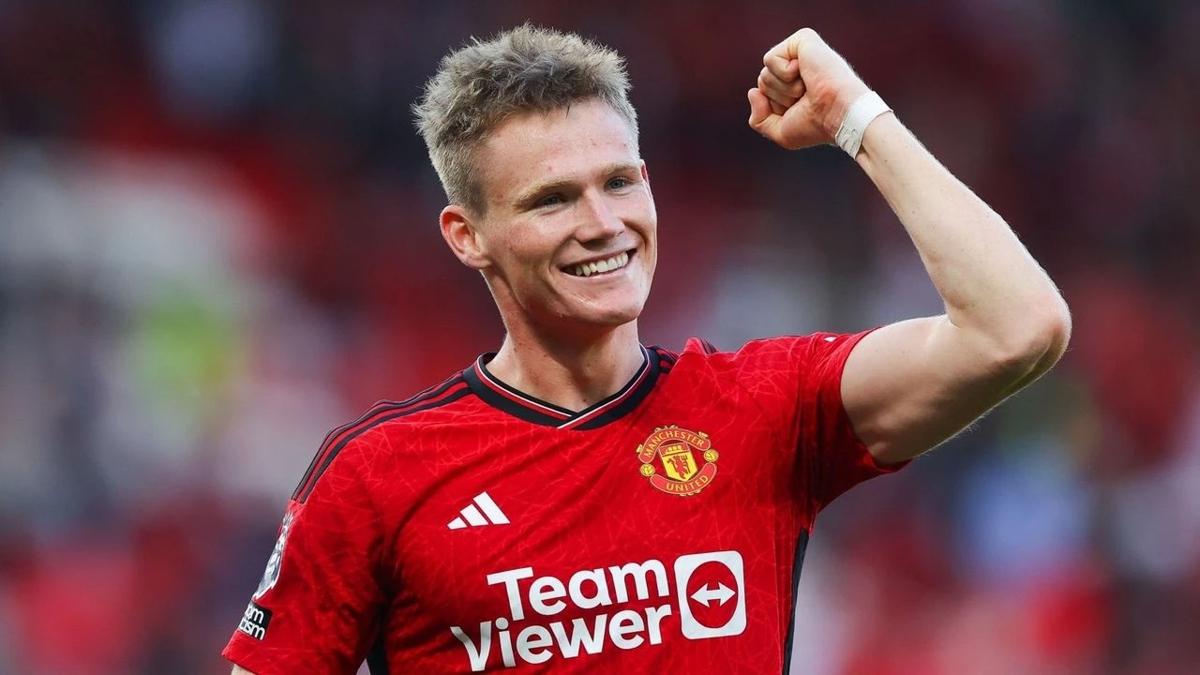 McTominay+i%C3%A7in+yar%C4%B1%C5%9F+s%C3%BCr%C3%BCyor%21;+Galatasaray+ve+Fenerbah%C3%A7e+yeniden+kar%C5%9F%C4%B1+kar%C5%9F%C4%B1ya