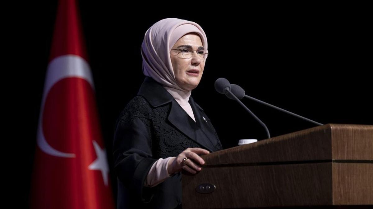 Emine Erdoan, AK Parti'nin 23. kurulu yl dnmn kutlad