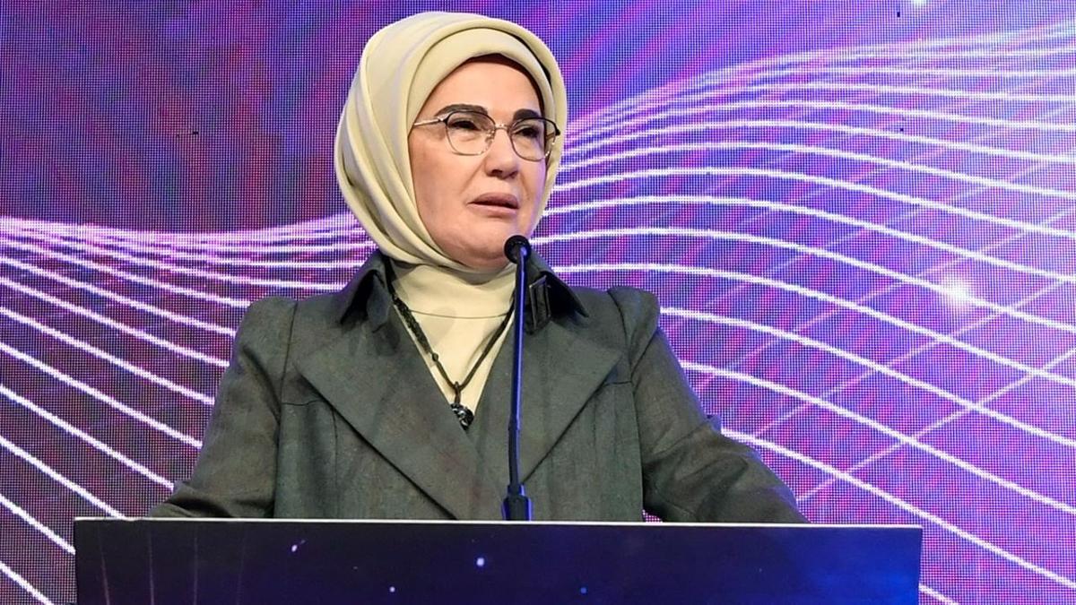 Emine Erdoan'dan Mahmud Abbas'n, TBMM'deki hitabna ilikin paylam