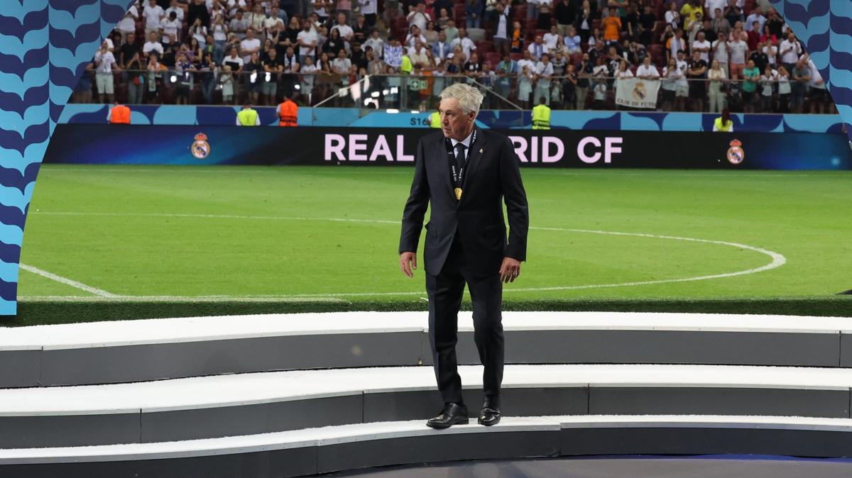 Real Madrid ve Ancelotti, Sper Kupa tarihine geti