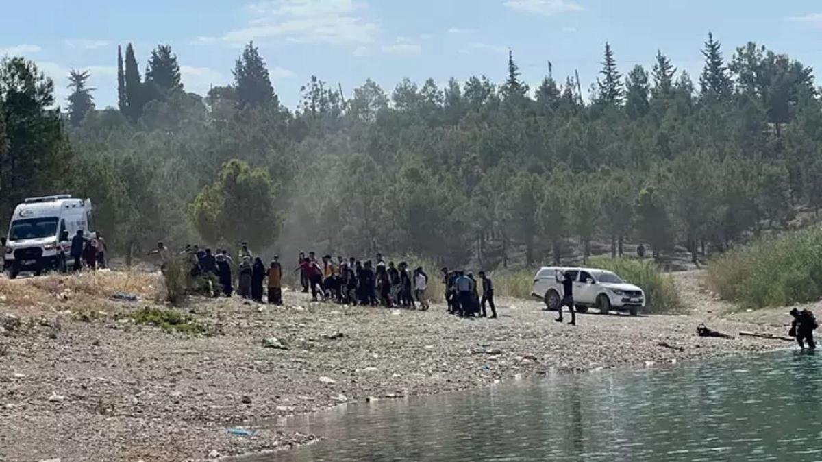 Serinlemek iin baraja giren 2 kii hayatn kaybetti