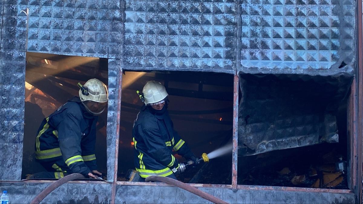 Antalya'da kat fabrikasnda yangn