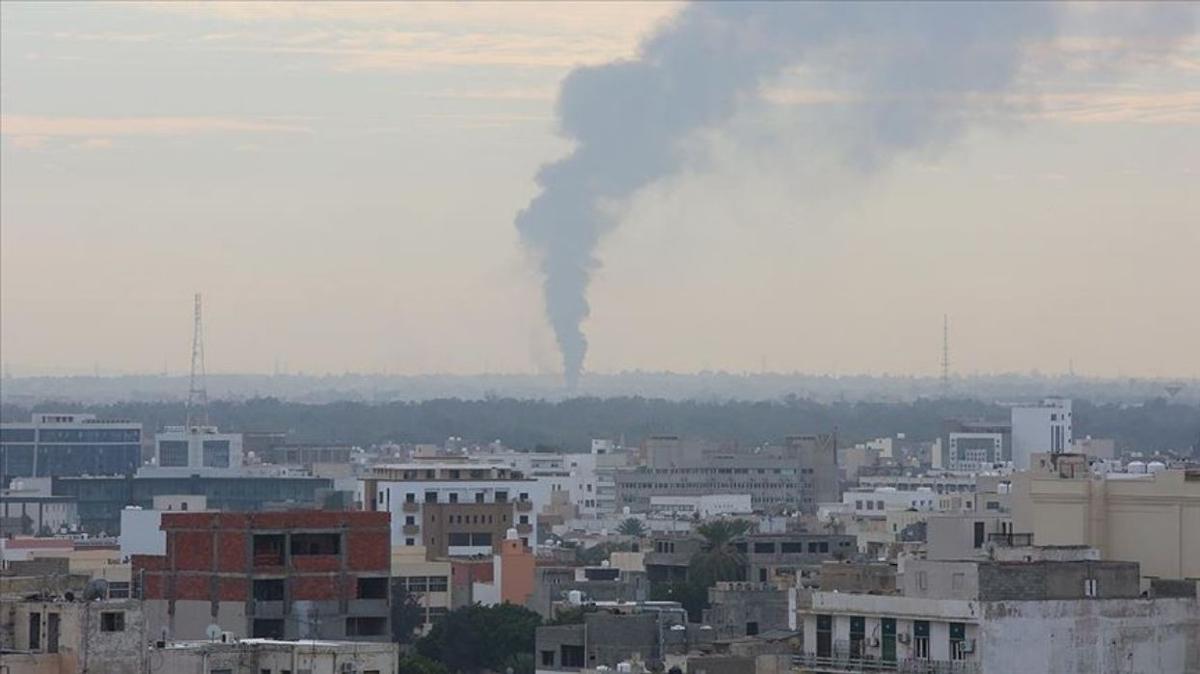 Libya'da askeri karargah patlad, 6 kii ld