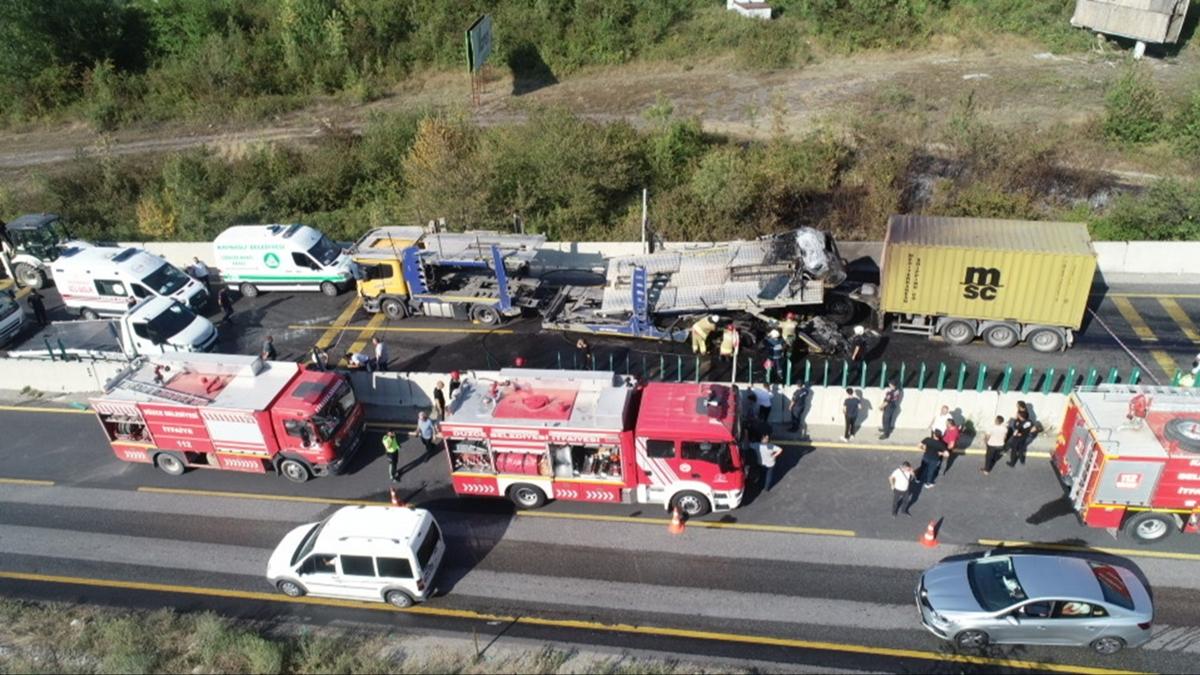 Dzce'de trafik kazas: 1 l, 7 yaral