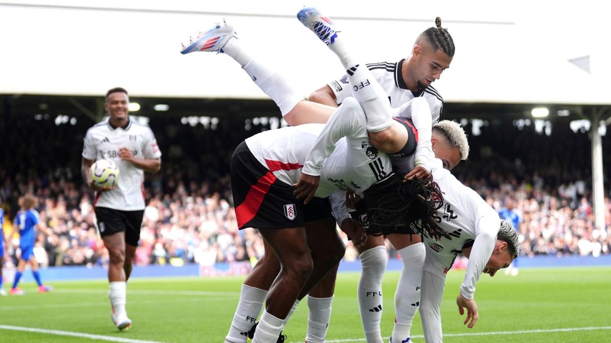 Fulham, Leicester City'yi devirerek 3 puana uzand