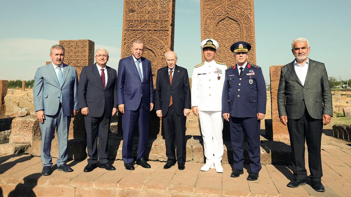 Bakan Erdoan'dan Seluklu mezarlna ziyaret