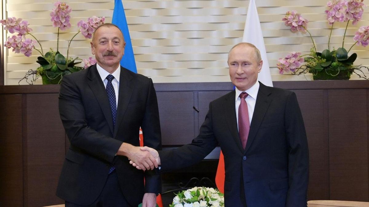 Putin ile Aliyev bir araya geldi