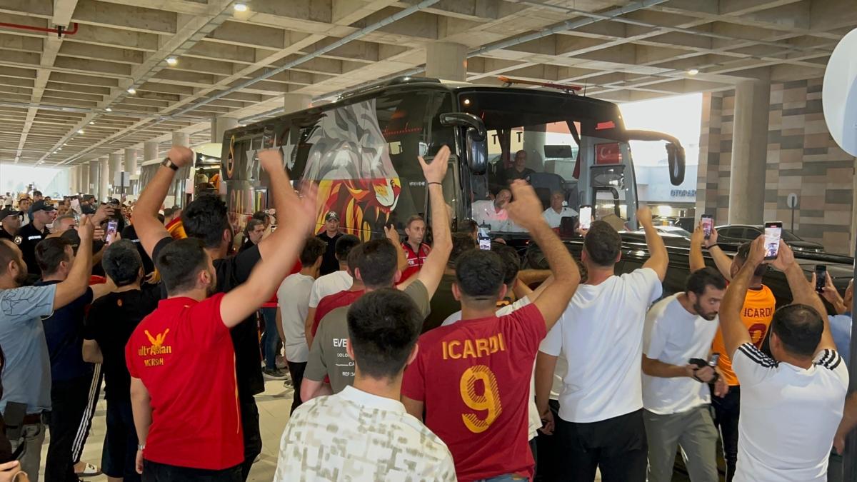 Galatasaray kafilesi Adana'da