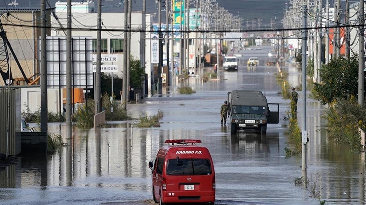 Shanshan Tayfunu Japonya'da 6 can ald