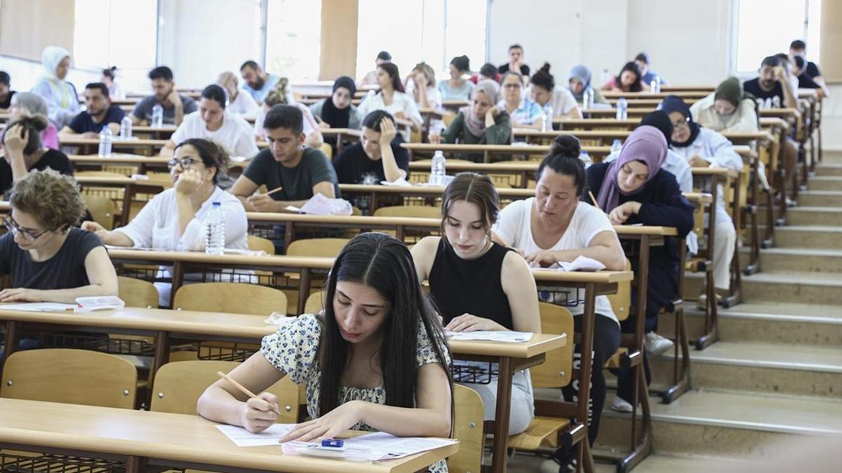 KPSS n lisans oturumu sona erdi