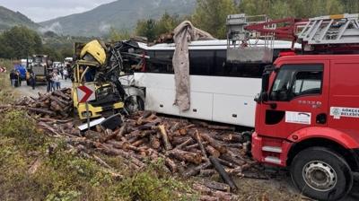 Zonguldak'ta yolcu otobs ve kamyon arpt: 2 l, 24 yaral