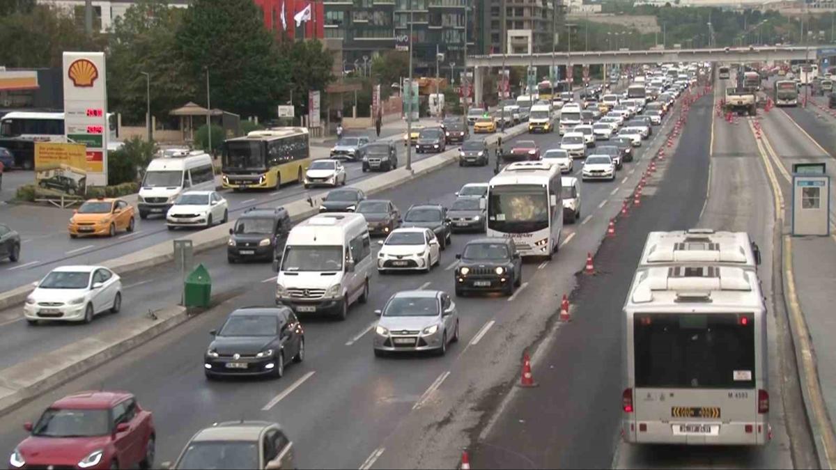 Trafik ilesi alan okullarla katland