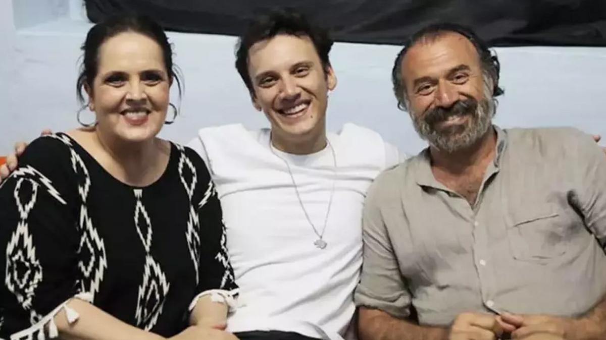 Edis'in annesi ve babas boand! 40 yllk evlilik tek celsede bitti