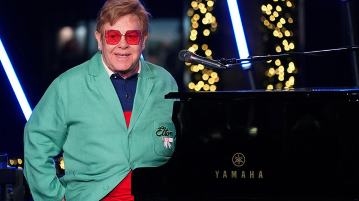 Enfeksiyon bana dert at... Elton John, grme kayb yayor