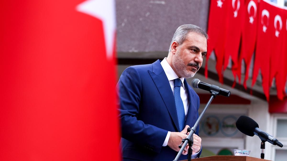 Bakan Fidan'dan Kosova'ya destek aklamas