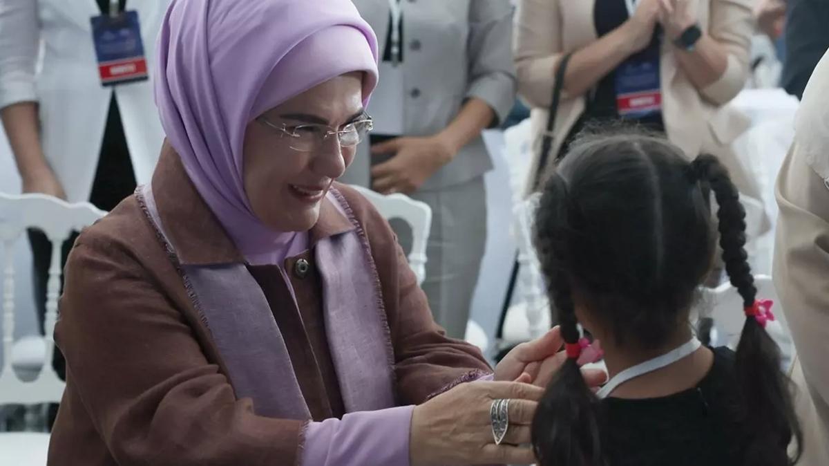 Emine Erdoan, koruyucu ailenin nemine ilikin video paylat