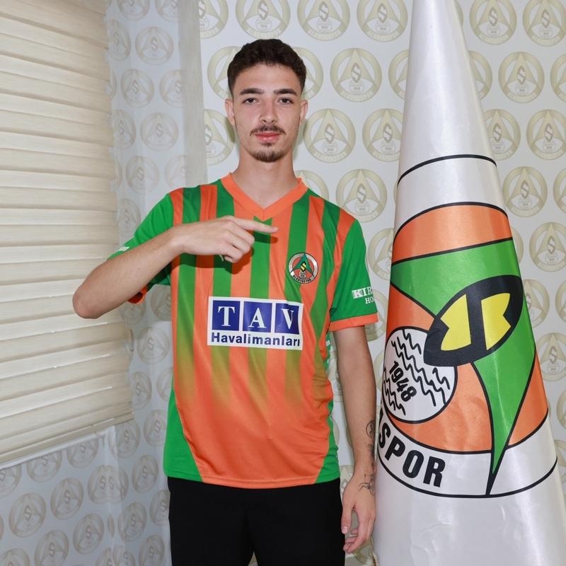 Alanyaspor, gen santrforu renklerine balad