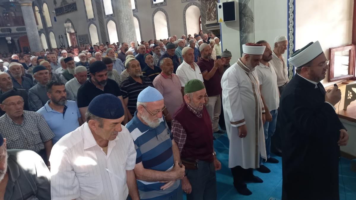 srail'in ehit ettii Ayenur iin Trkiye genelinde gyabi cenaze namaz