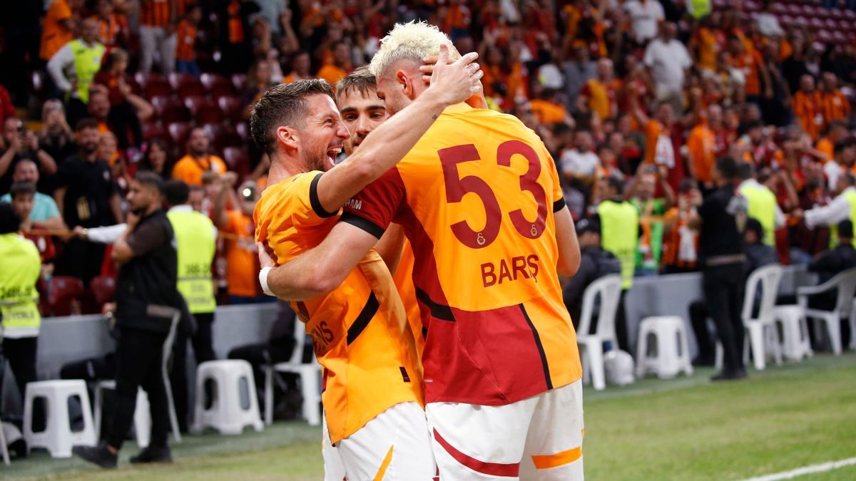 Galatasaray 15 sezon sonra ligde 5'te 5 yapt