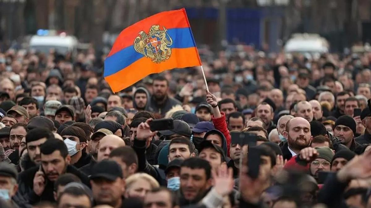 Ermenistan'da darbe hazrl: 3 tutuklama