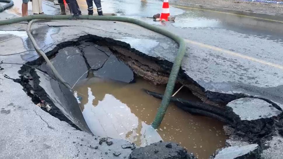 Bodrum'da isale hatt patlad, marketi su bast: O anlar kamerada!