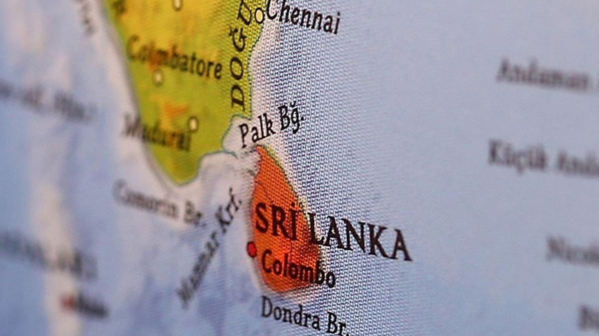 Sri Lanka'da sokaa kma yasa!