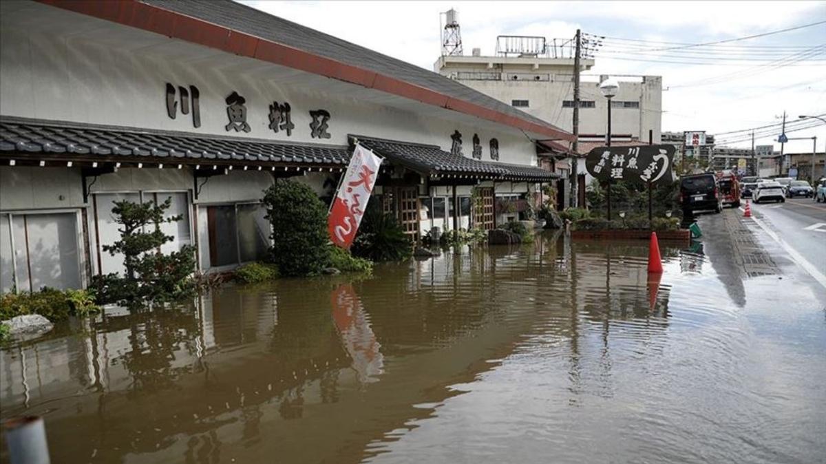 Japonya iddetli yalarla bouuyor: 6 l, 10 kayp