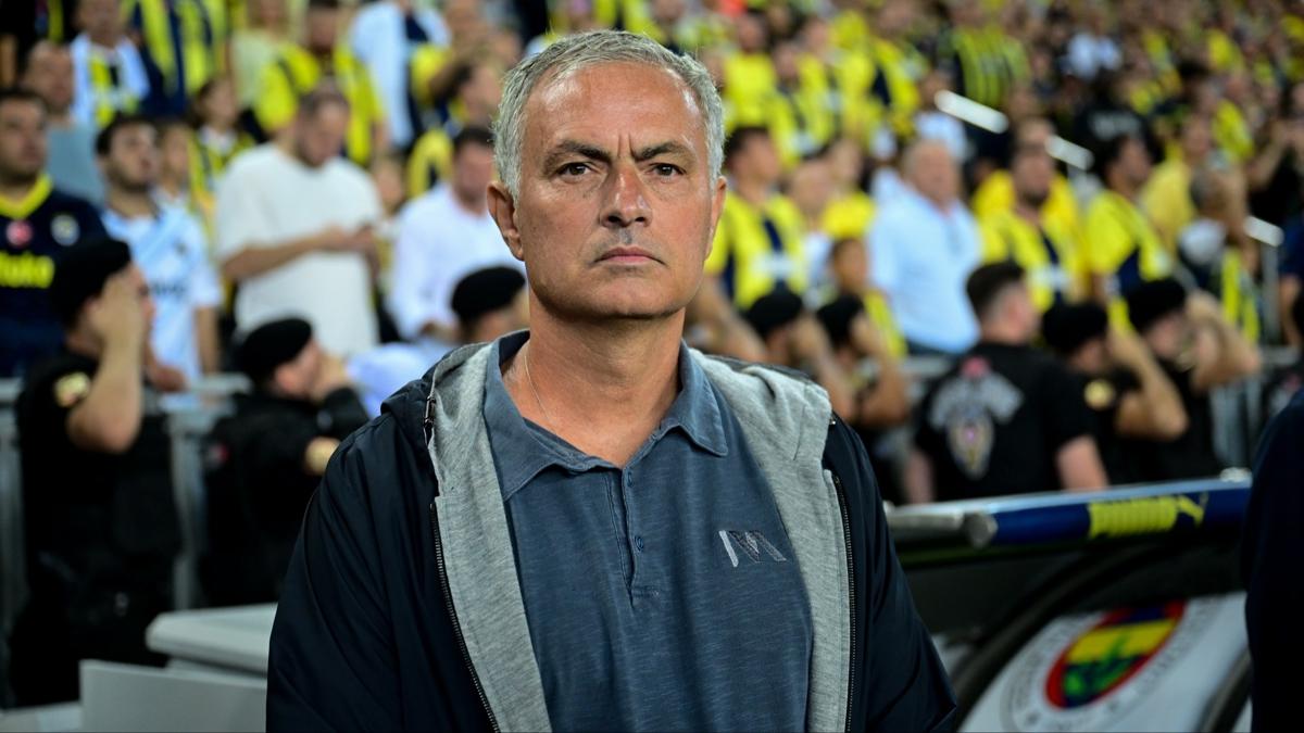 Jose+Mourinho%E2%80%99dan+fla%C5%9F+s%C3%B6zler%21;+%E2%80%99%E2%80%99Bana+sayg%C4%B1s%C4%B1zl%C4%B1k+yap%C4%B1ld%C4%B1%E2%80%99%E2%80%99