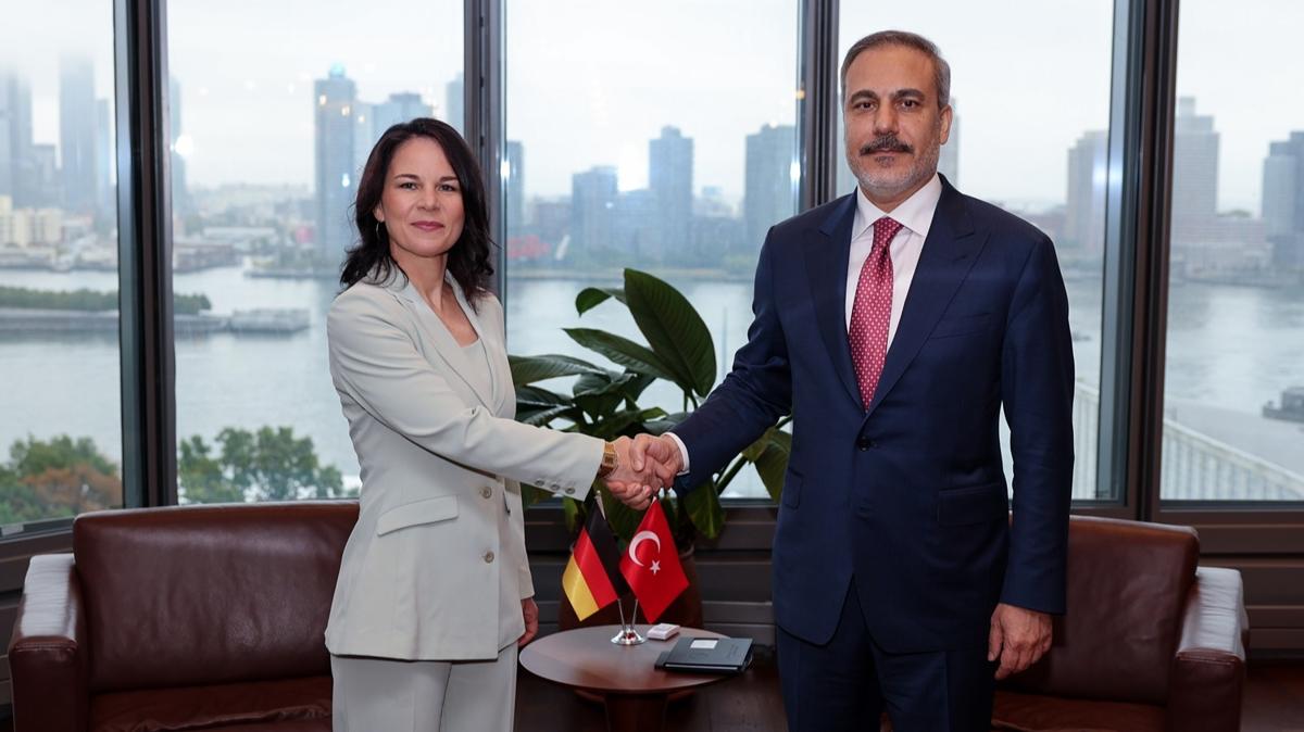 Bakan Fidan, Baerbock ile grt